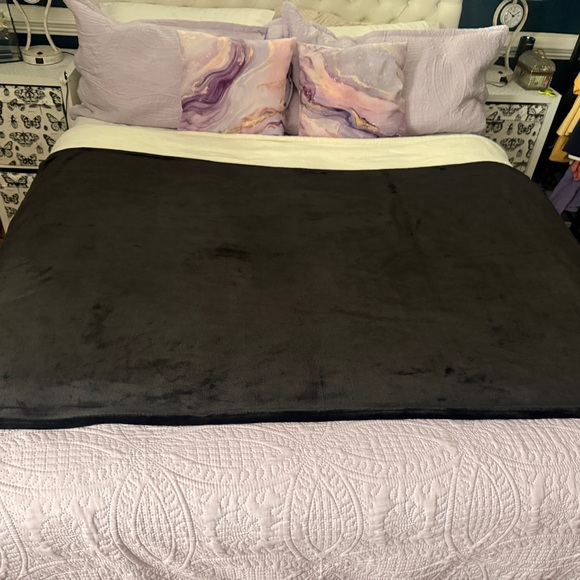 Other - Black Fleece Throw Blanket